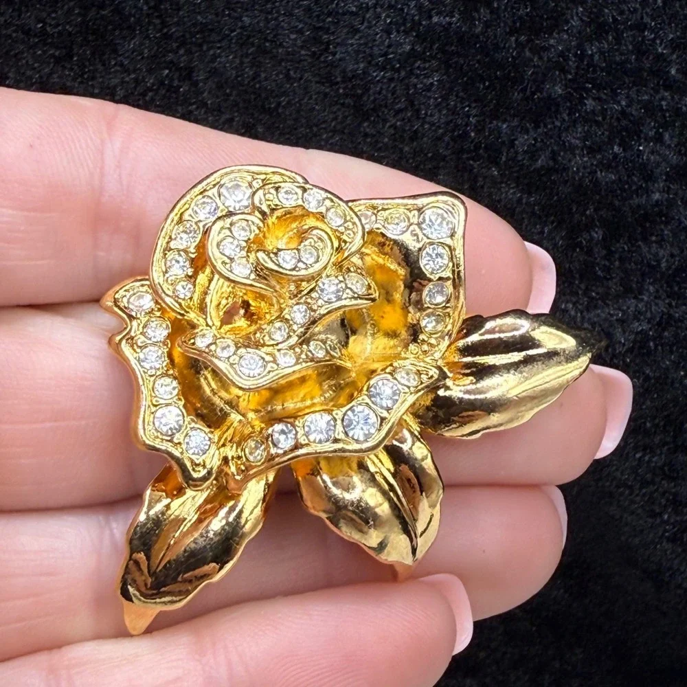 Vintage Avon Rhinestone Flower Brooch Rose Passion Gold Tone